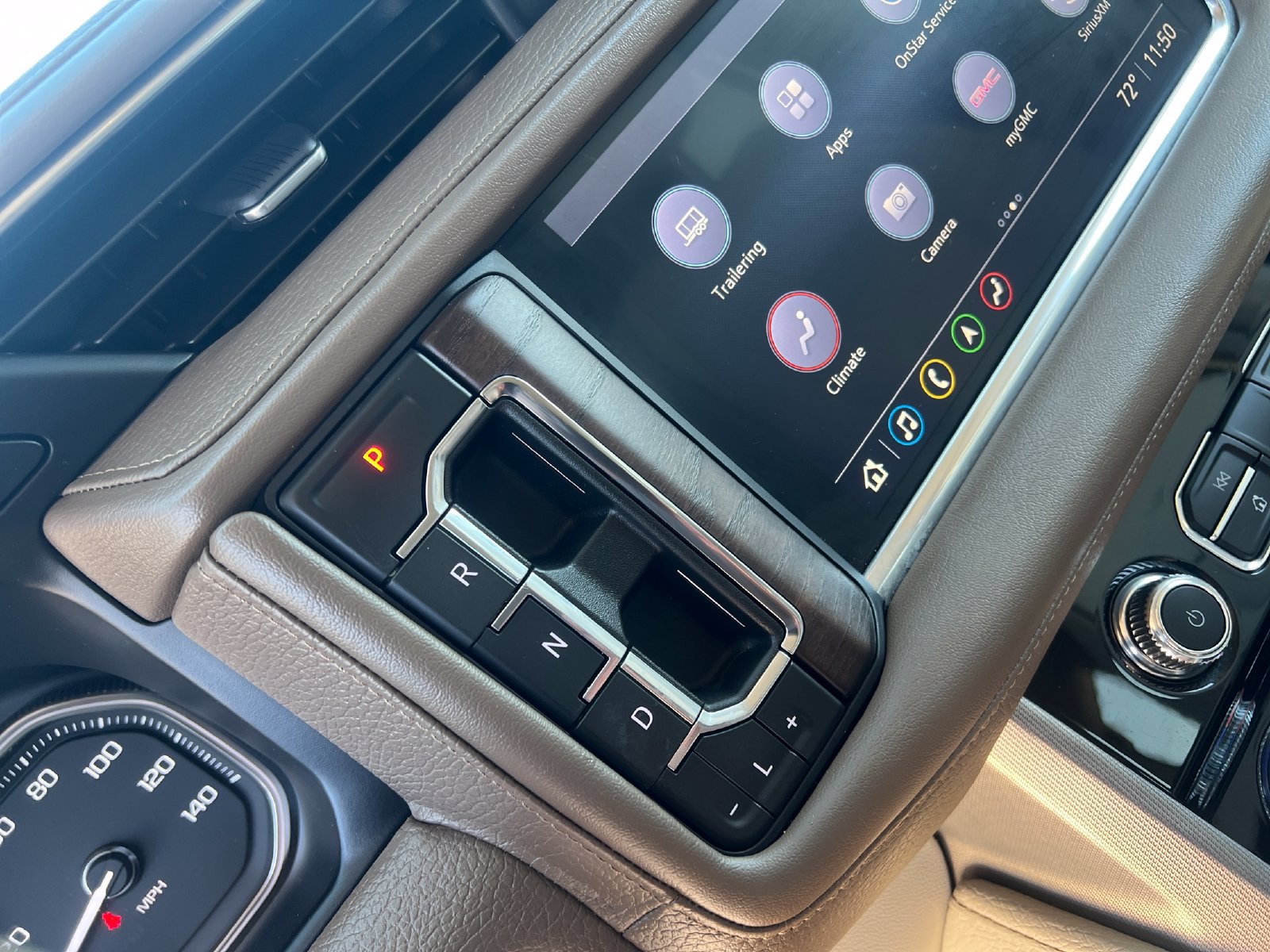 Used 2021 GMC Yukon Denali w/ LPO, Illumination Package AWD/4WD image 18