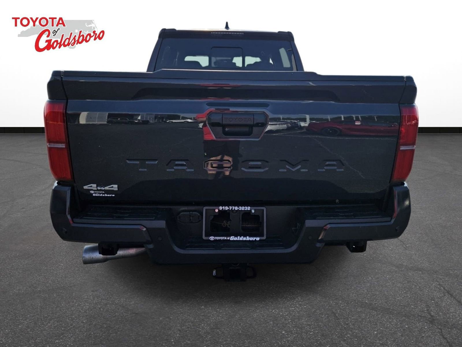 New 2024 Toyota Tacoma SR5 w/ SR5 Upgrade Package AWD/4WD image 4