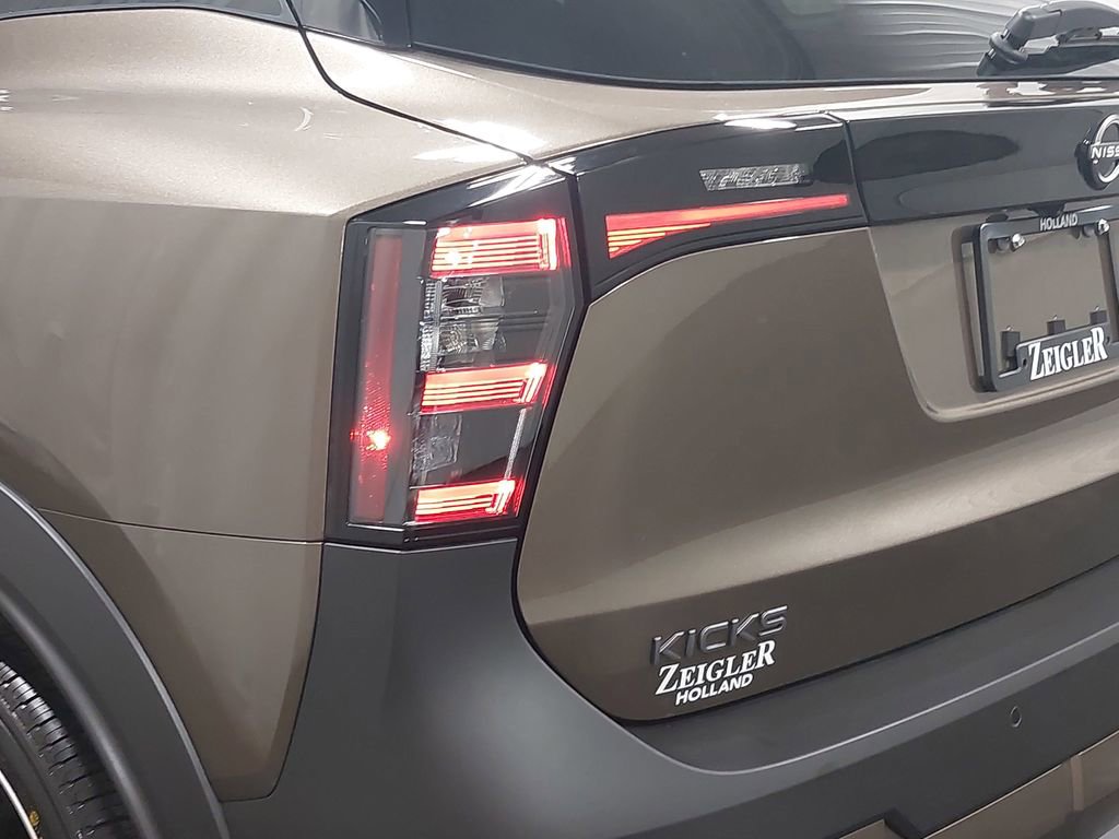 New 2026 Nissan Kicks SR w/ SR Premium Package image 35