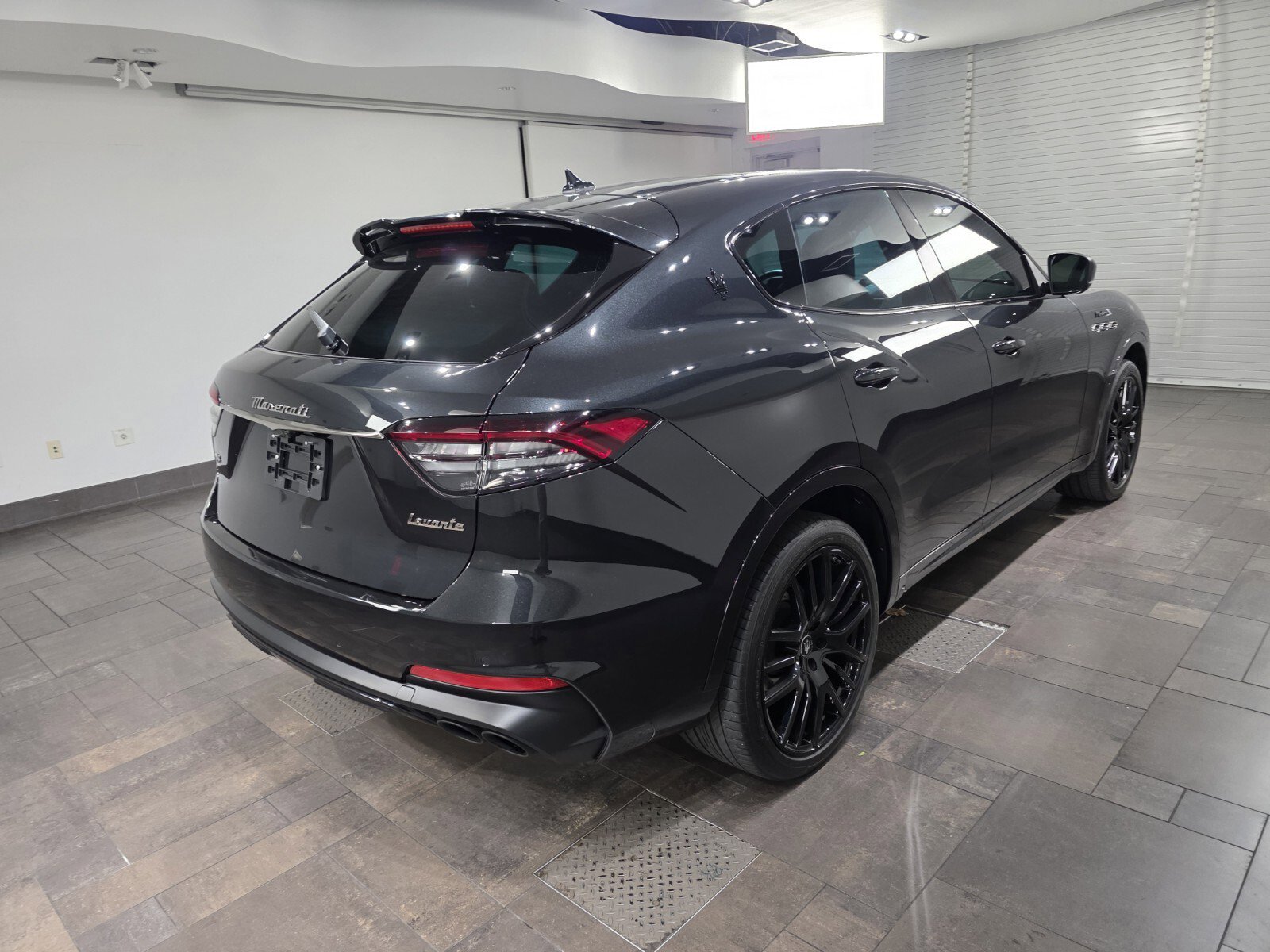 Used 2023 Maserati Levante Modena S image 25
