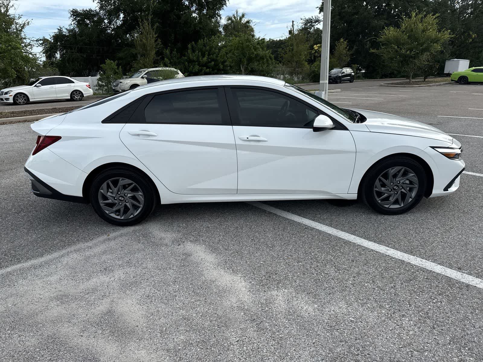 Used 2024 Hyundai Elantra SEL FWD image 15
