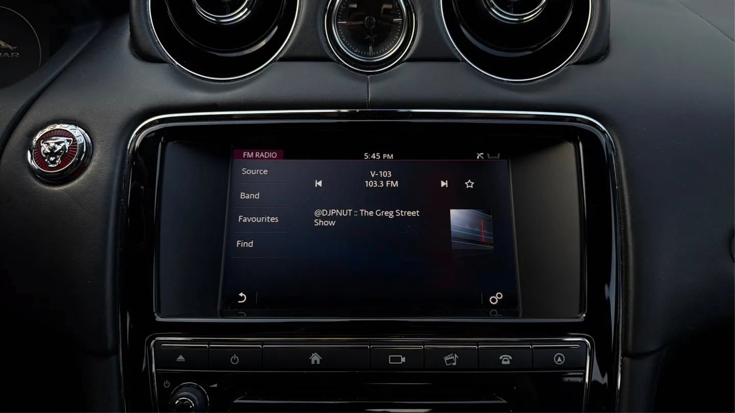 Used 2016 Jaguar XJ L Portfolio RWD image 33