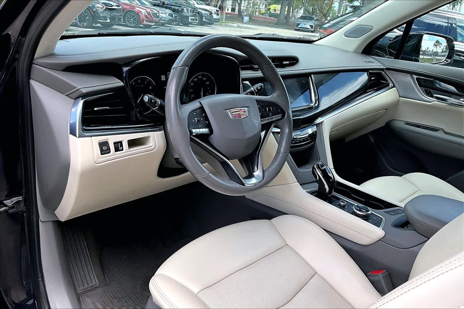 Used 2021 Cadillac XT6 Premium Luxury FWD image 18