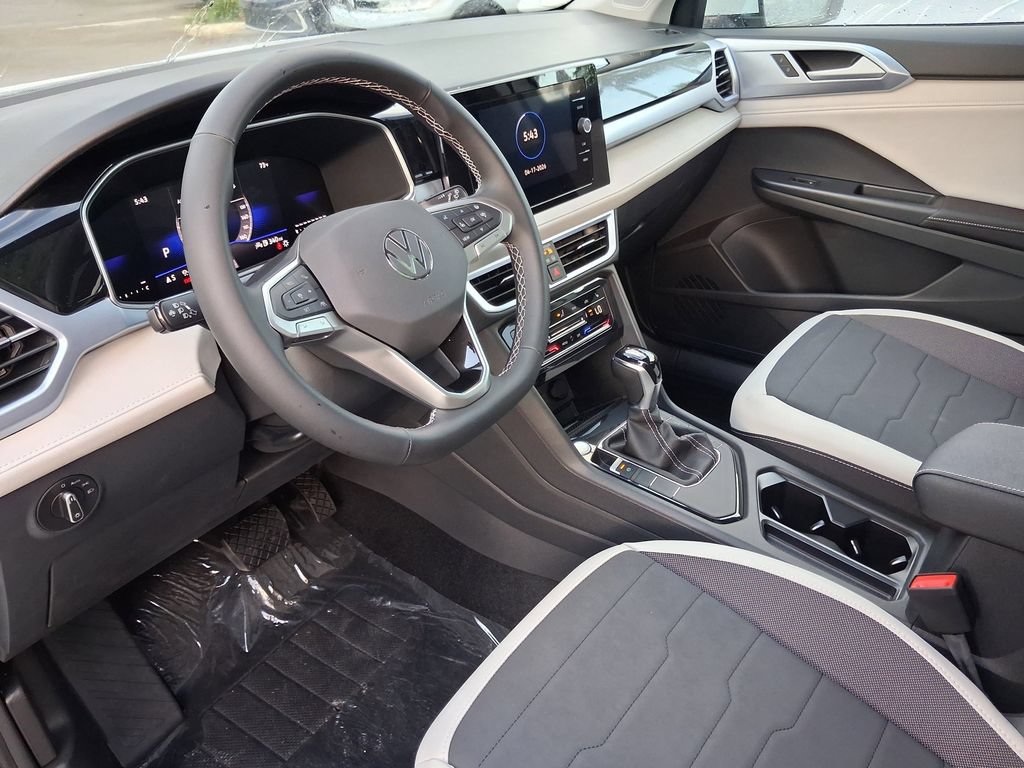 New 2026 Volkswagen Taos SE FWD image 7