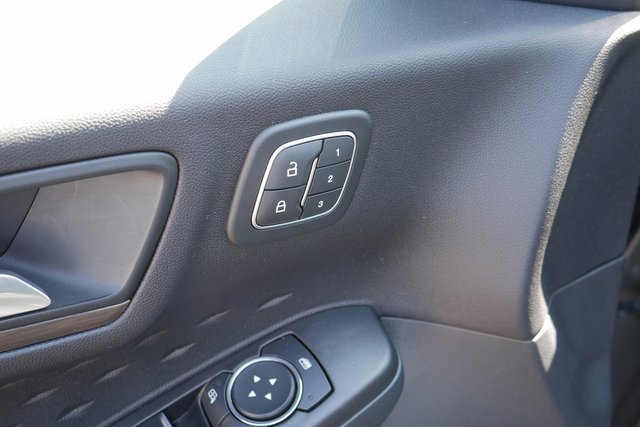 Used 2020 Ford Escape Titanium w/ Titanium Premium Package 2.0 image 16