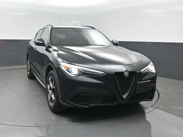Used 2023 Alfa Romeo Stelvio Ti AWD/4WD image 31