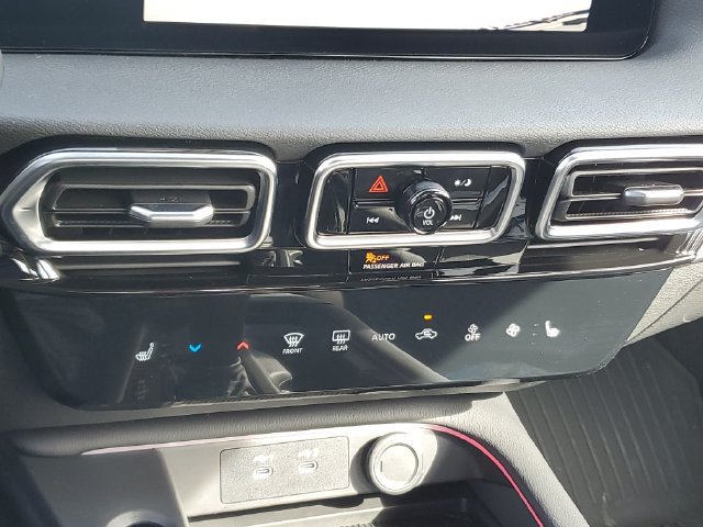 Certified 2026 Nissan Sentra SV w/ SV Convenience Package FWD image 27