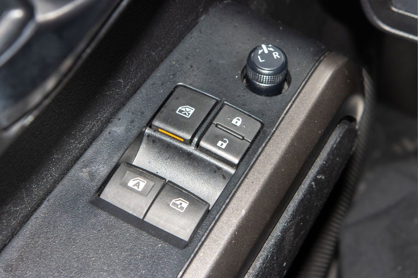 Used 2022 Toyota Tacoma SR5 w/ SR5 Appearance Package (SM) RWD image 23