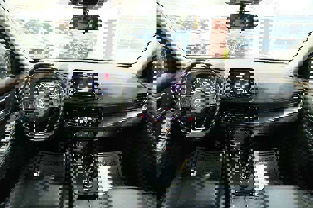 Used 2021 Nissan Rogue SV w/ Premium Package image 26