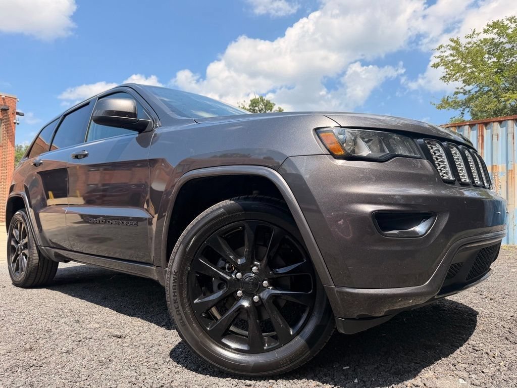 Used 2017 Jeep Grand Cherokee Altitude