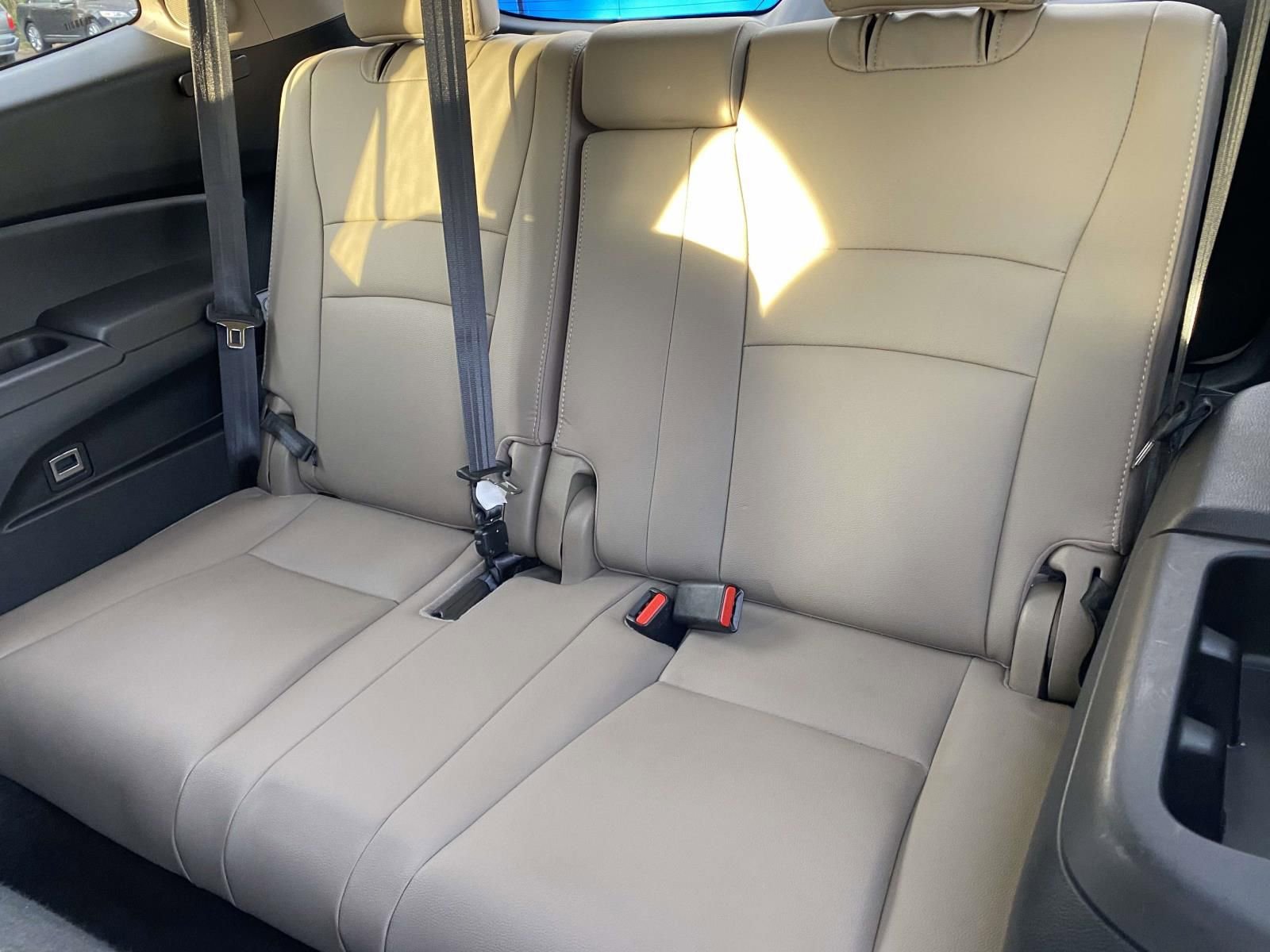 Used 2022 Honda Pilot Touring image 14