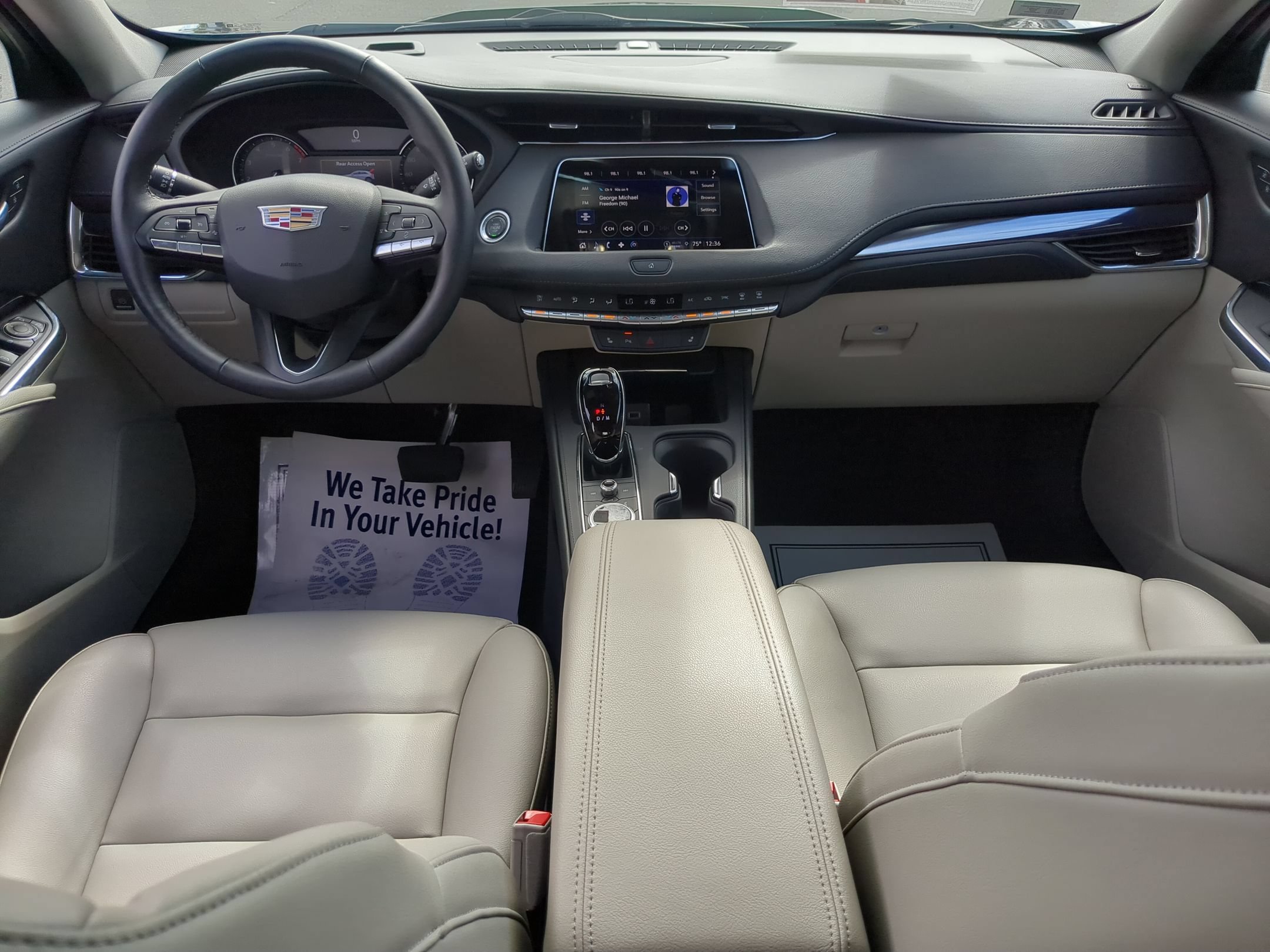 Certified 2023 Cadillac XT4 Luxury w/ Cold Weather Package FWD image 17