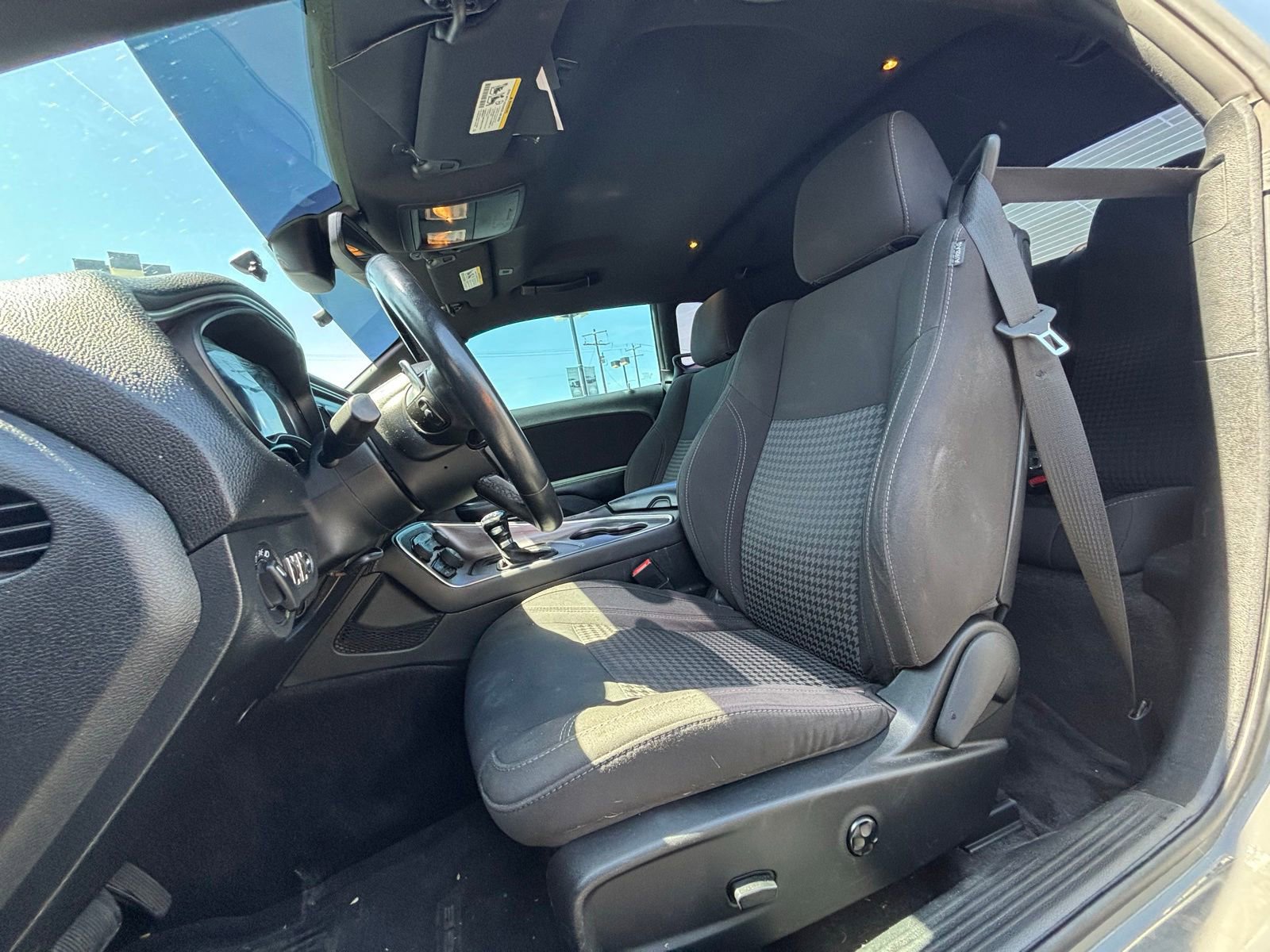 Used 2017 Dodge Challenger SXT RWD image 6
