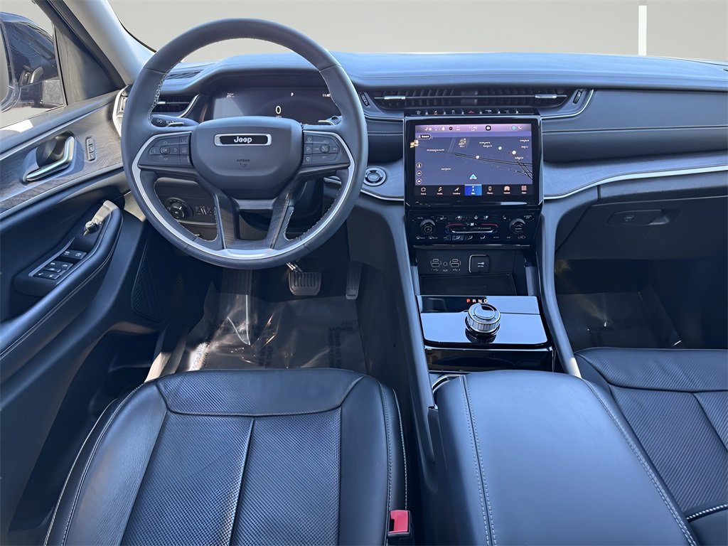 Used 2023 Jeep Grand Cherokee L Limited w/ Luxury Tech Group II image 9