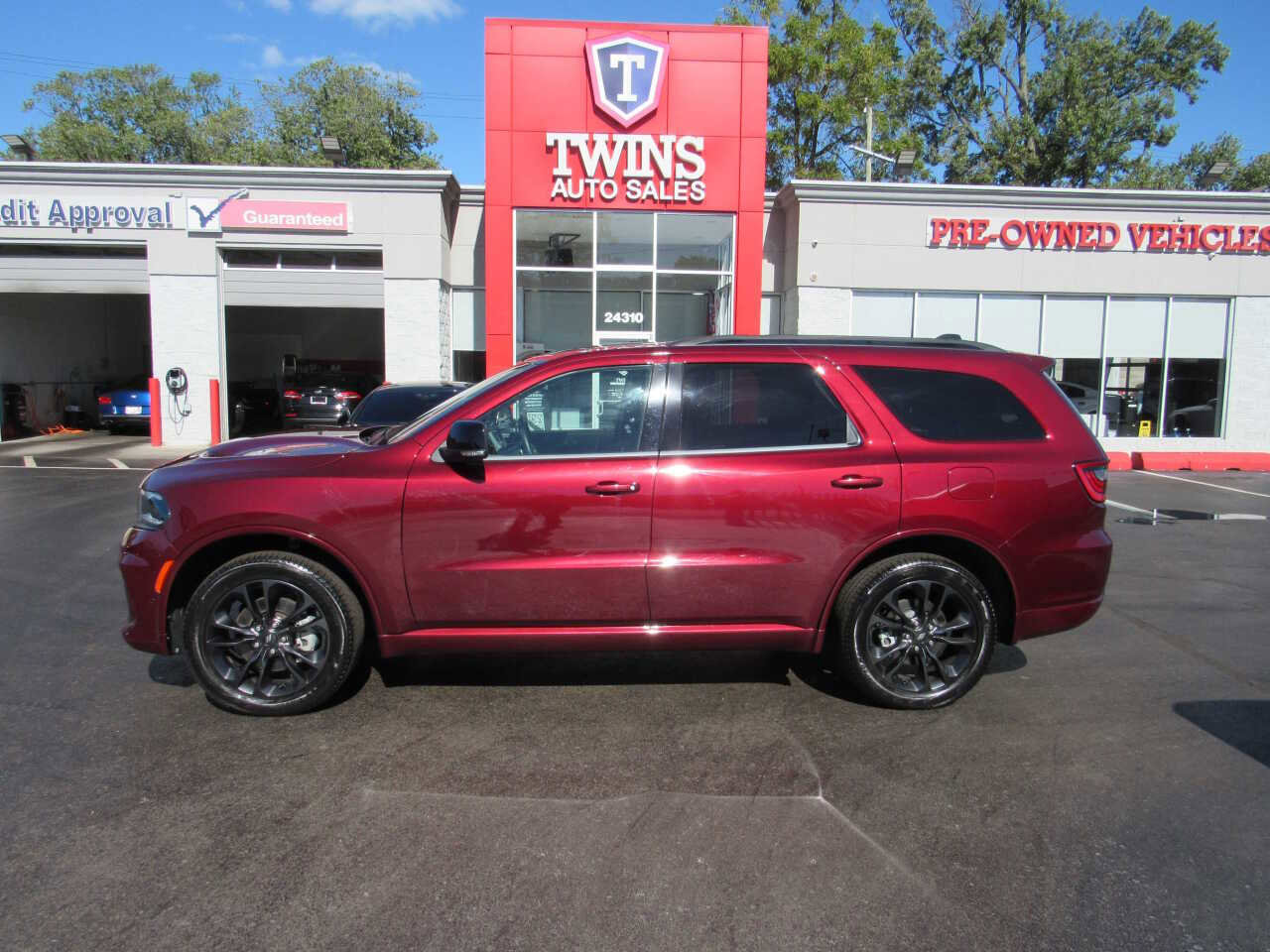Used 2023 Dodge Durango GT image 1
