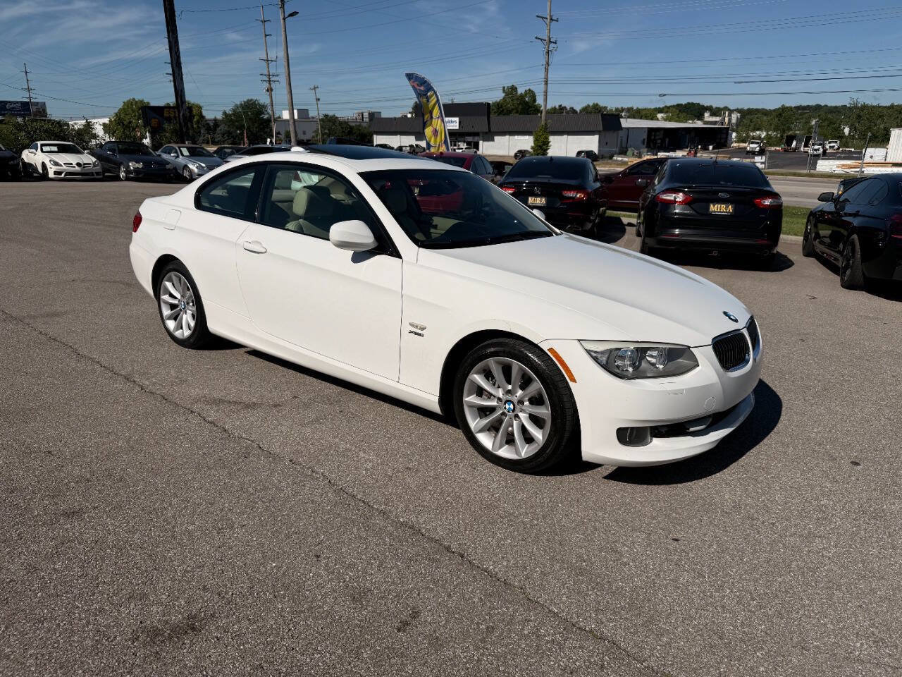 Used 2011 BMW 335i xDrive Coupe w/ Premium Pkg AWD/4WD image 4