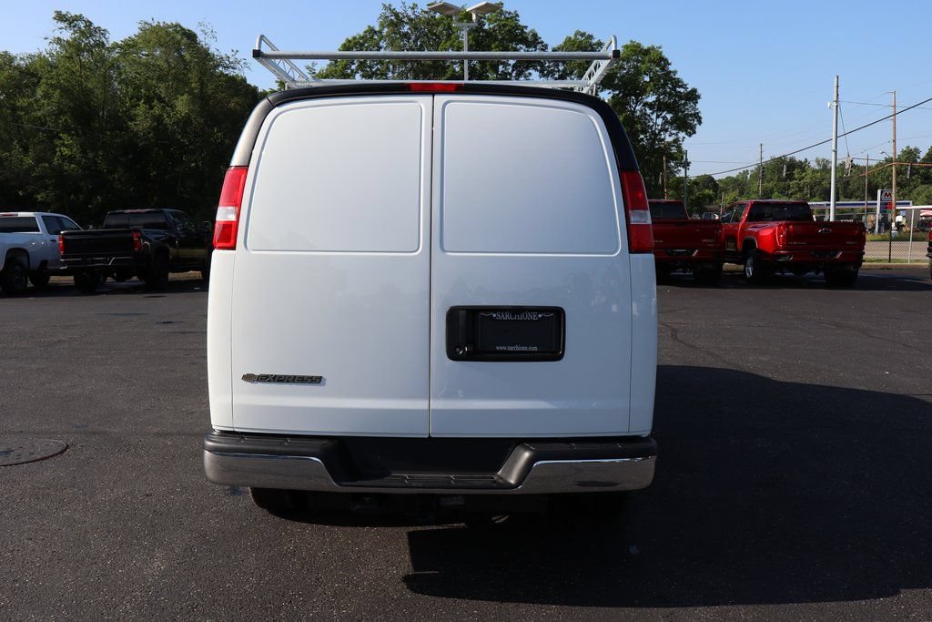 New 2025 Chevrolet Express 2500 w/ Driver Convenience Package RWD image 31