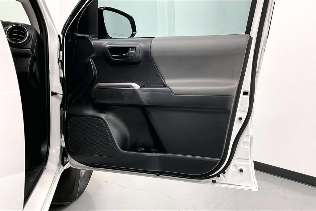 Used 2023 Toyota Tacoma SR5 RWD image 18