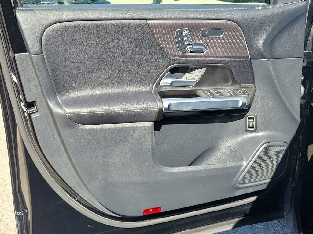 Used 2022 Mercedes-Benz GLB 250 image 21