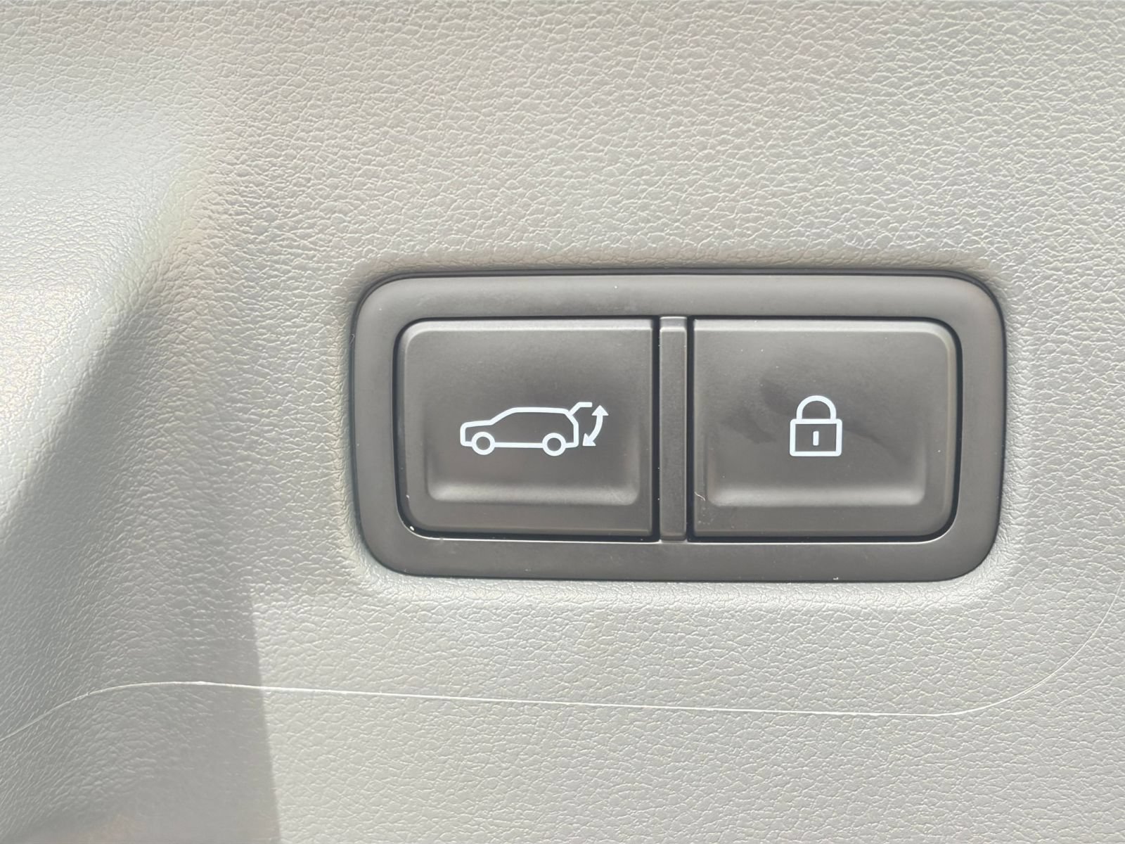 Used 2026 Hyundai Santa Fe SEL FWD image 24