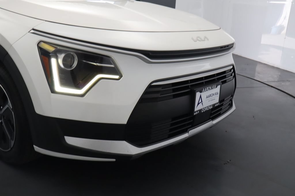 Used 2023 Kia Niro EX FWD image 9