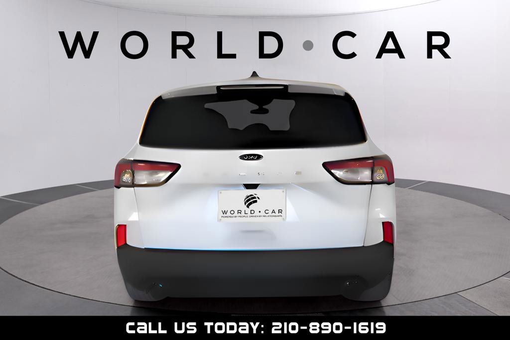Used 2022 Ford Escape SE w/ SE Sport Appearance Package FWD image 6
