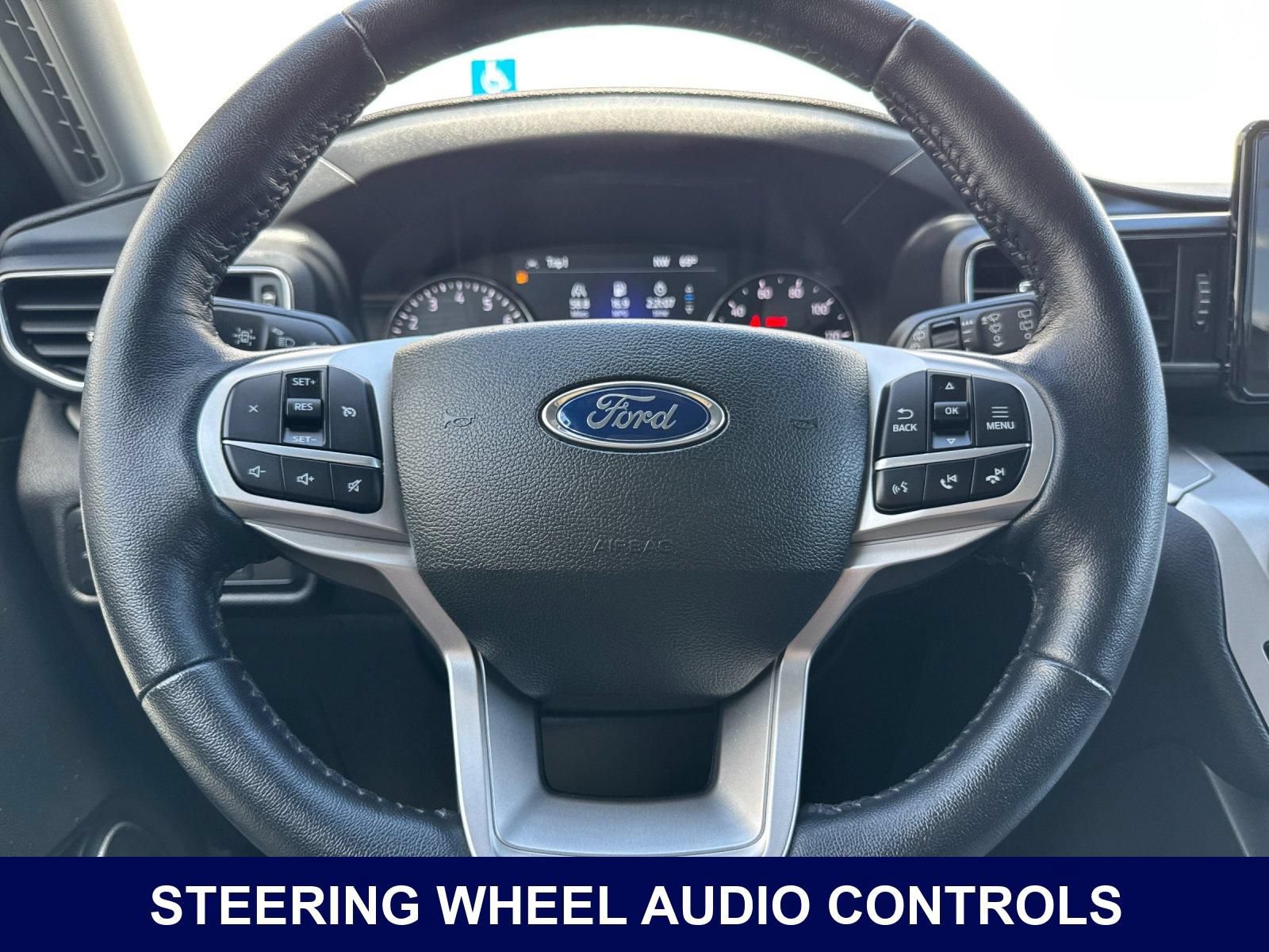 Used 2022 Ford Explorer XLT w/ Equipment Group 202A RWD image 31