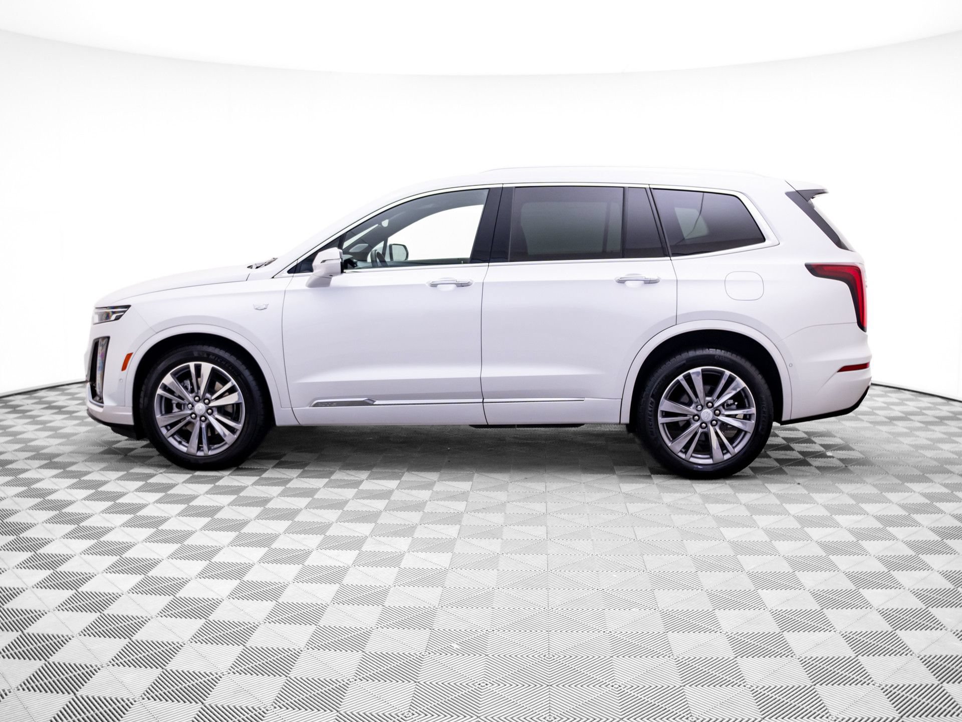 Certified 2025 Cadillac XT6 Premium Luxury w/ Platinum Package AWD/4WD video 2