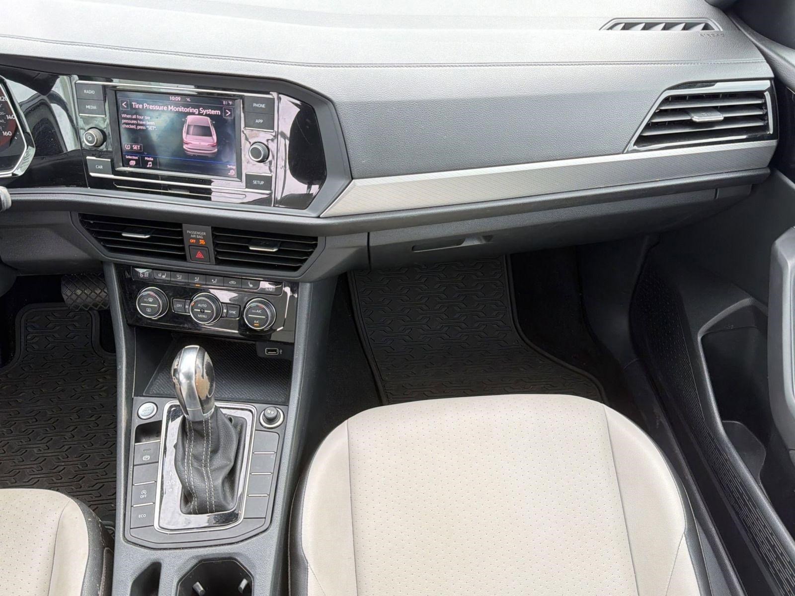 Used 2019 Volkswagen Jetta R-Line w/ R-Line Cold Weather Package FWD image 24