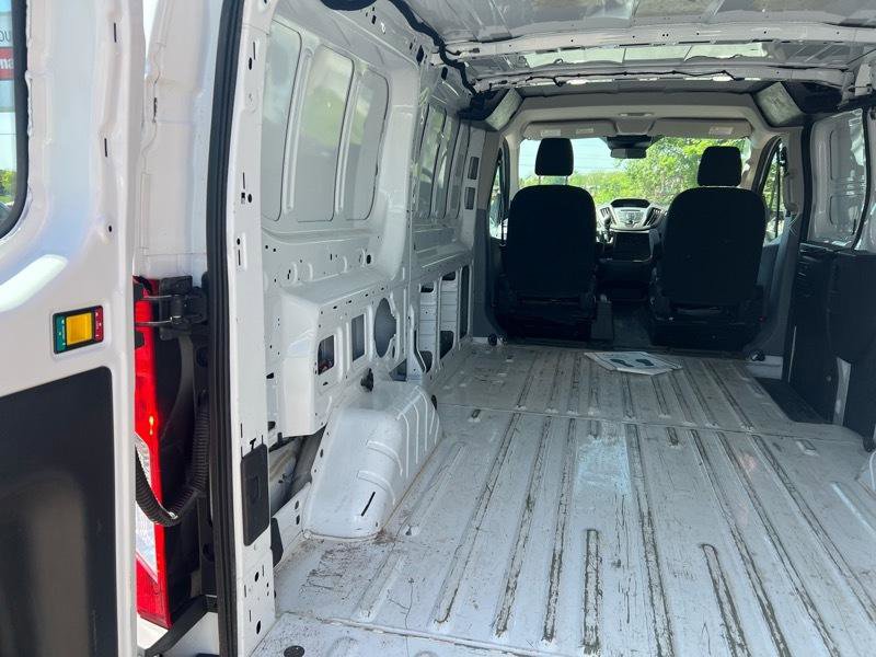 Used 2018 Ford Transit 150 130 Low Roof RWD image 5