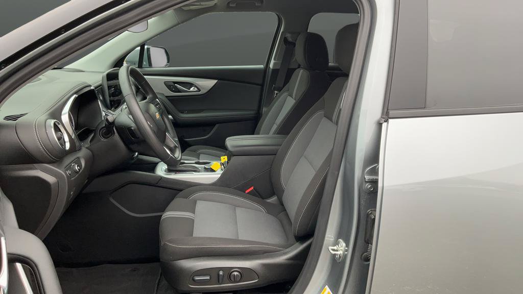 Certified 2025 Chevrolet Blazer LT AWD/4WD image 33