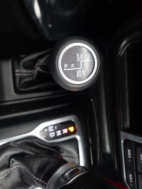 Used 2020 Jeep Wrangler Unlimited Sahara image 10