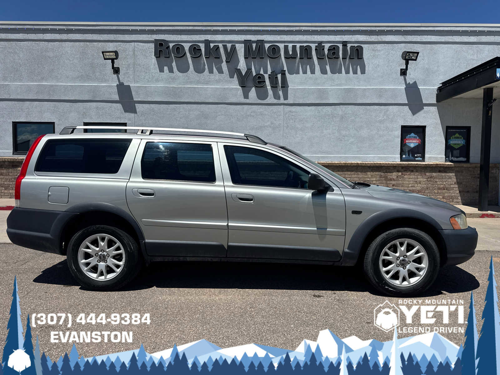 Used 2005 Volvo XC70 AWD/4WD image 2