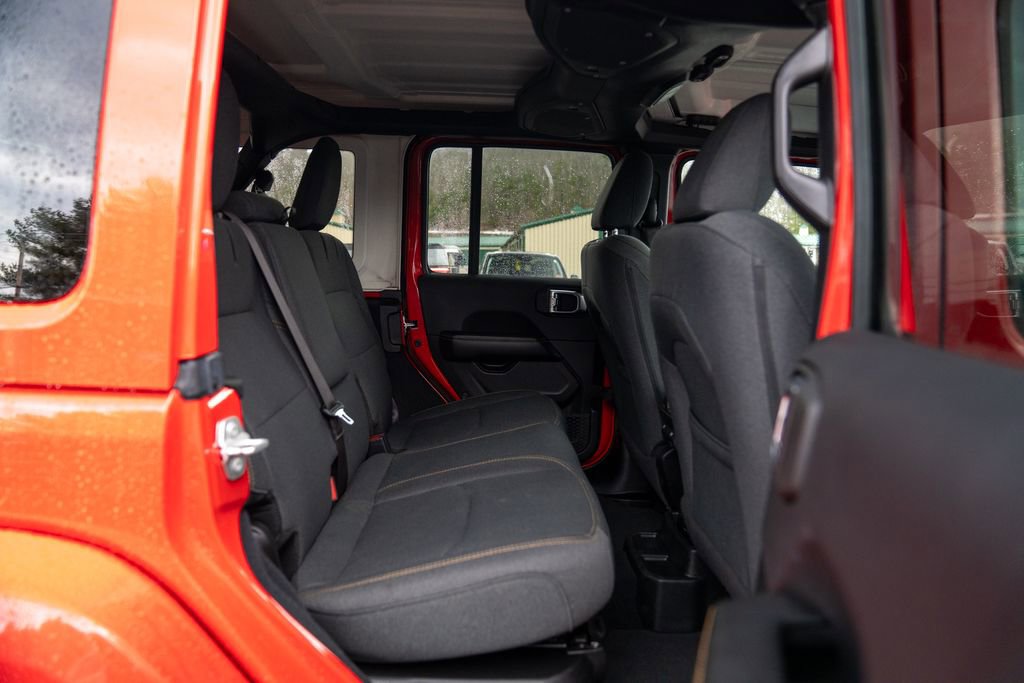 Used 2024 Jeep Wrangler Unlimited Sahara w/ Safety Group image 15