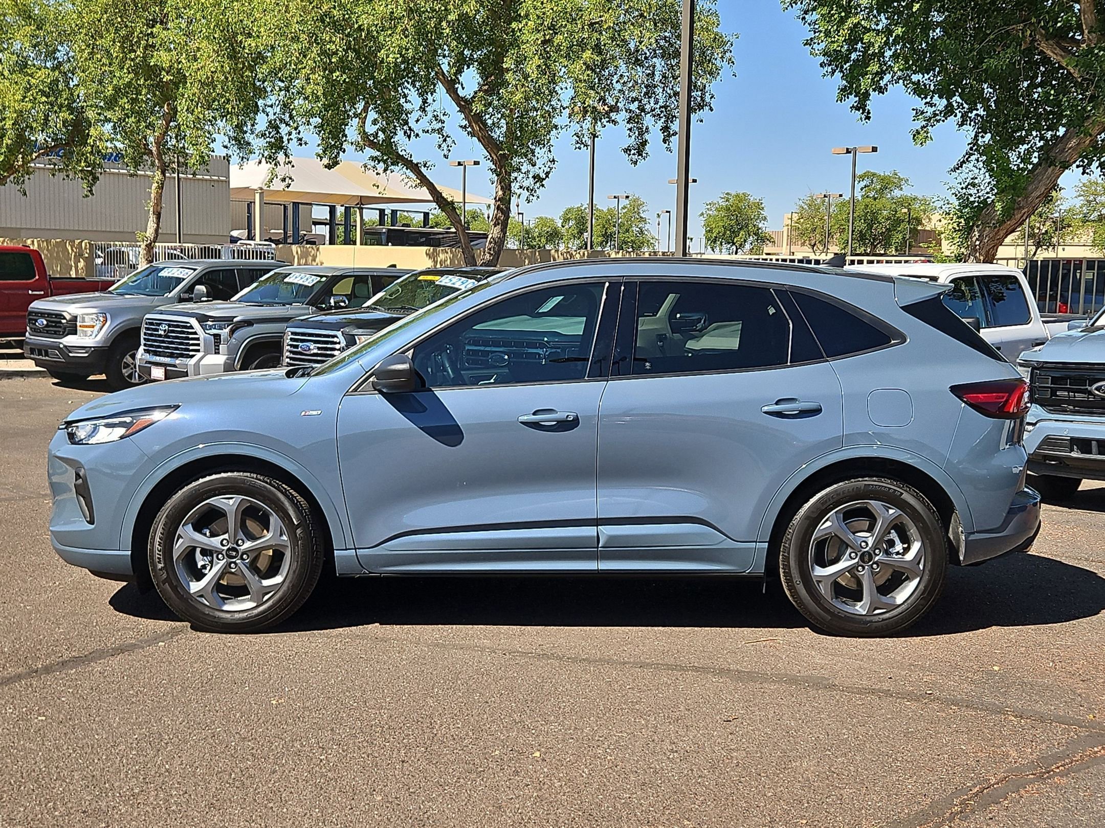 Used 2023 Ford Escape ST-Line w/ Tech Pack #1 FWD image 9