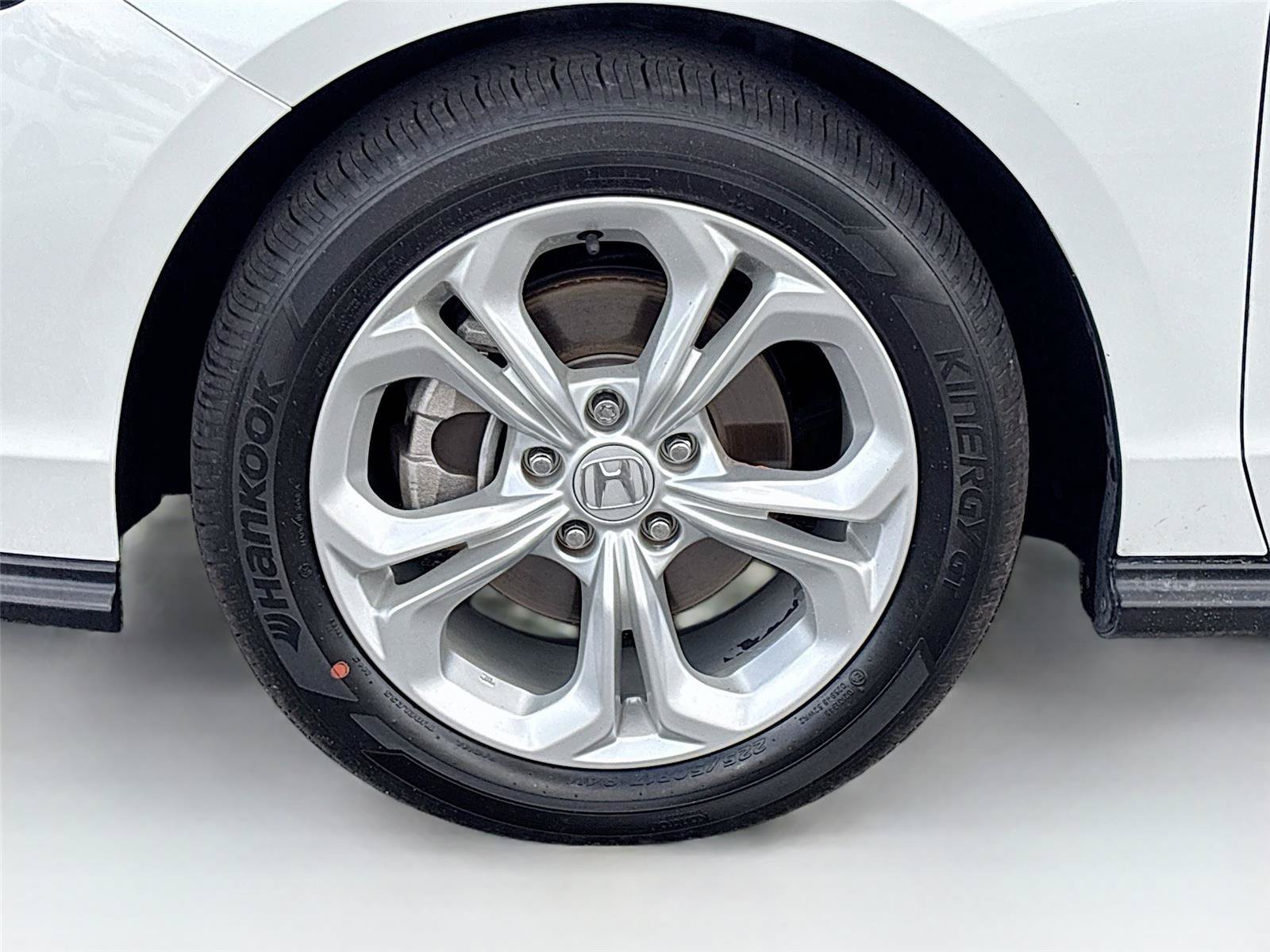Certified 2024 Honda Accord LX image 32