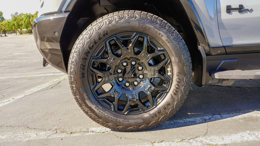 New 2026 GMC Hummer EV SUV w/ LPO, Dark Essentials Package image 7