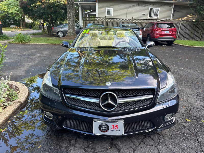 Used 2011 Mercedes-Benz SL 550 image 10