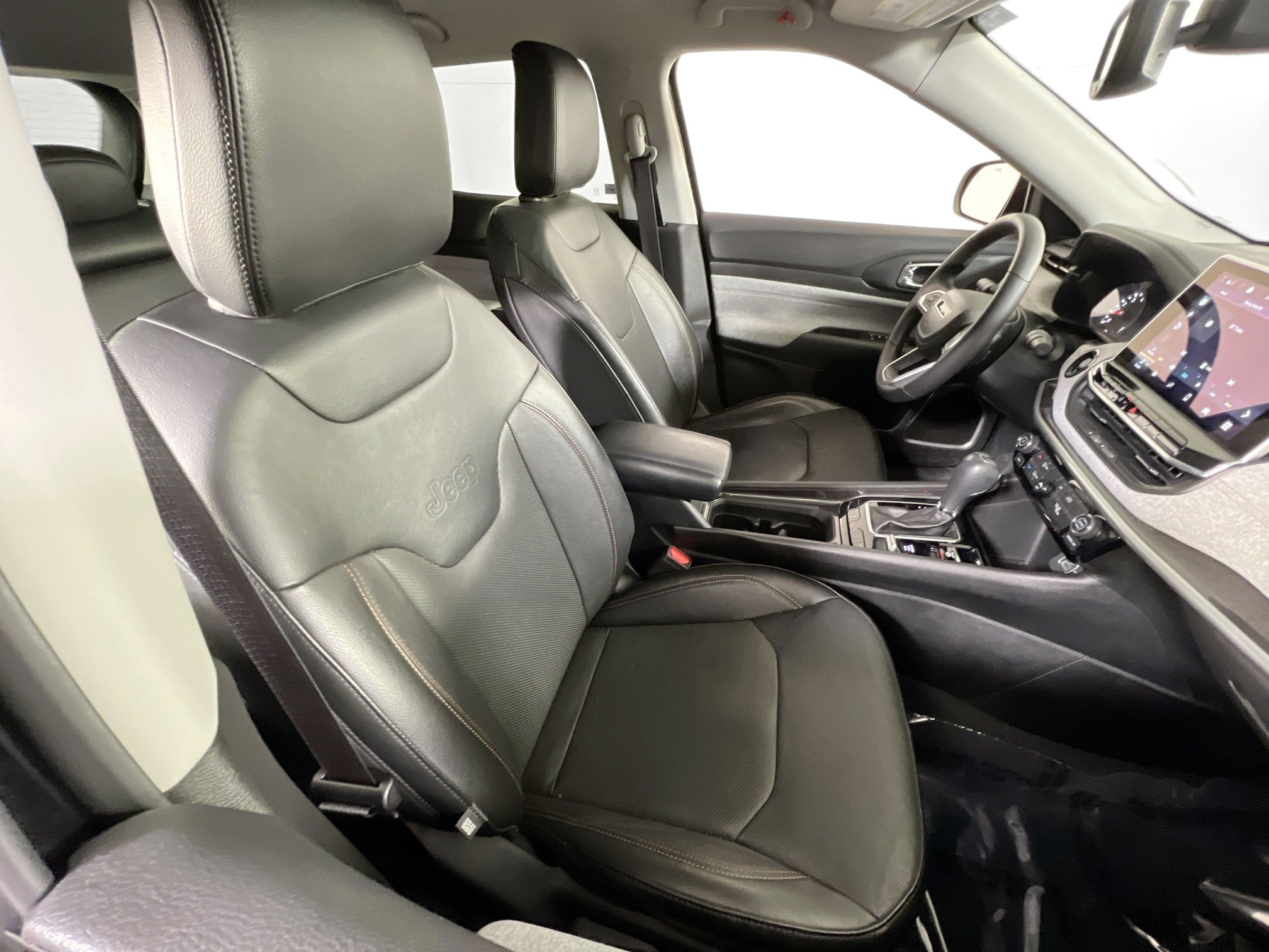 Used 2022 Jeep Compass Latitude image 25