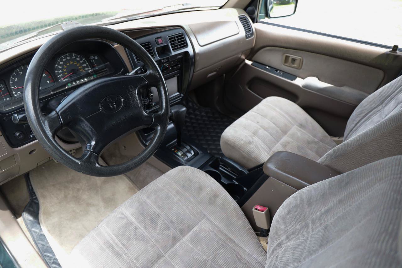 Used 2000 Toyota 4Runner SR5 w/ Upgrade Value Pkg 2 RWD image 4