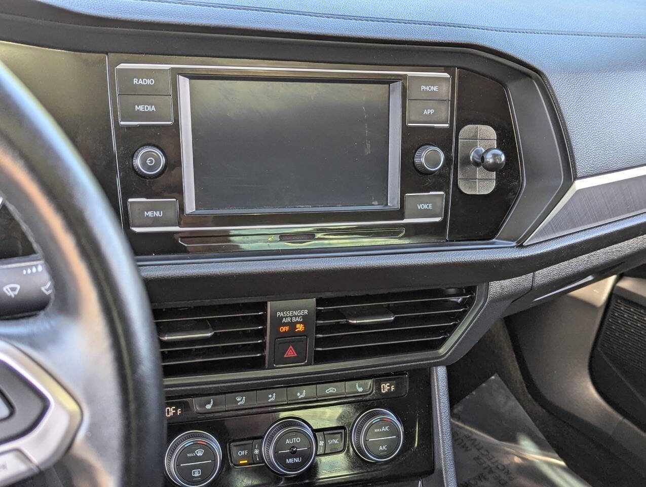 Used 2022 Volkswagen Jetta SE image 28