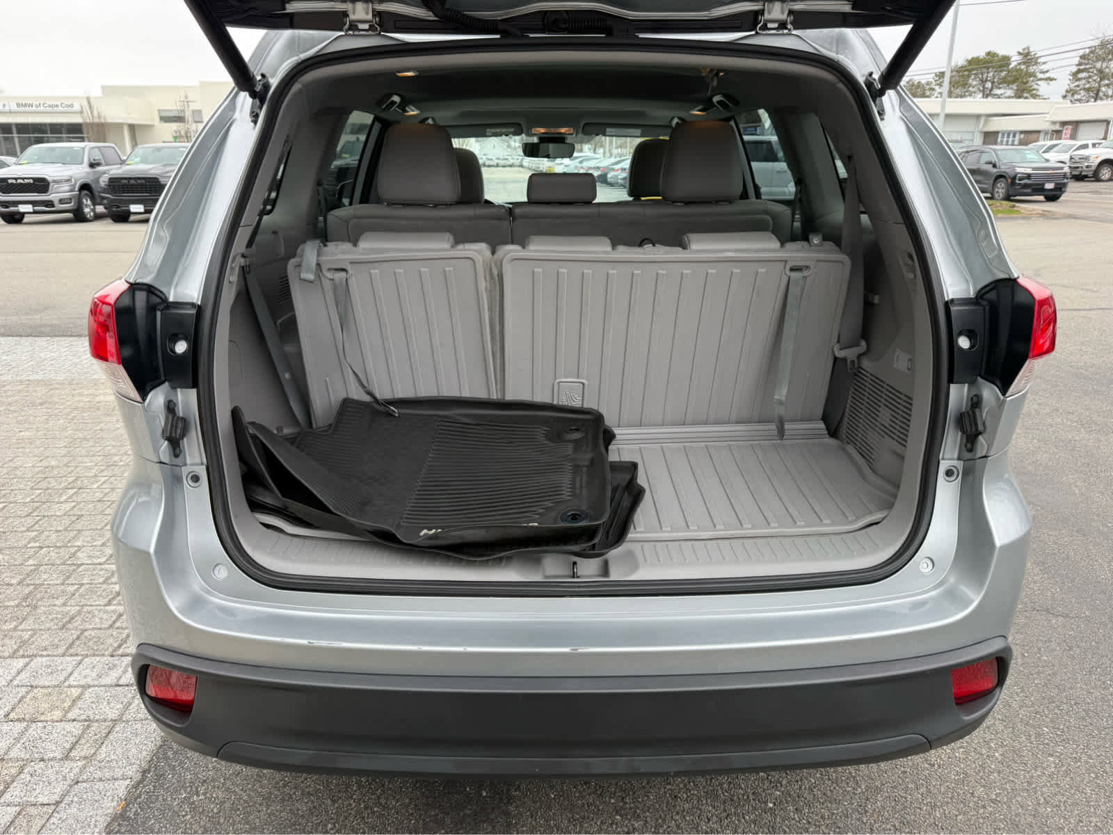 Used 2019 Toyota Highlander XLE image 9
