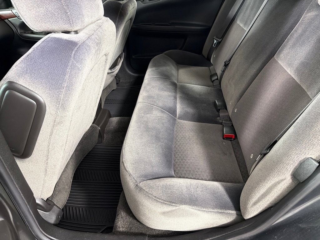 Used 2010 Chevrolet Impala LS image 15