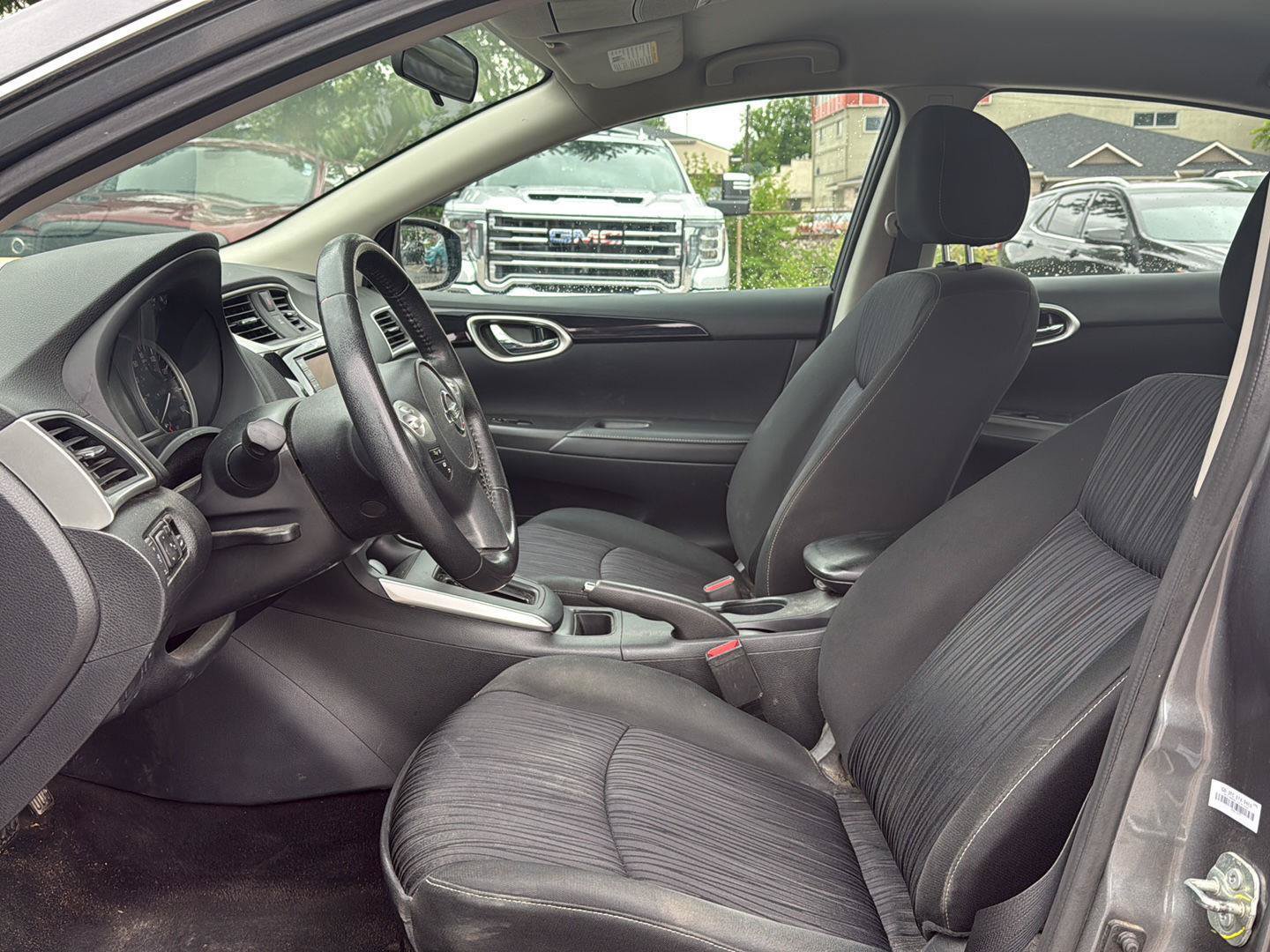 Used 2019 Nissan Sentra SV FWD image 9