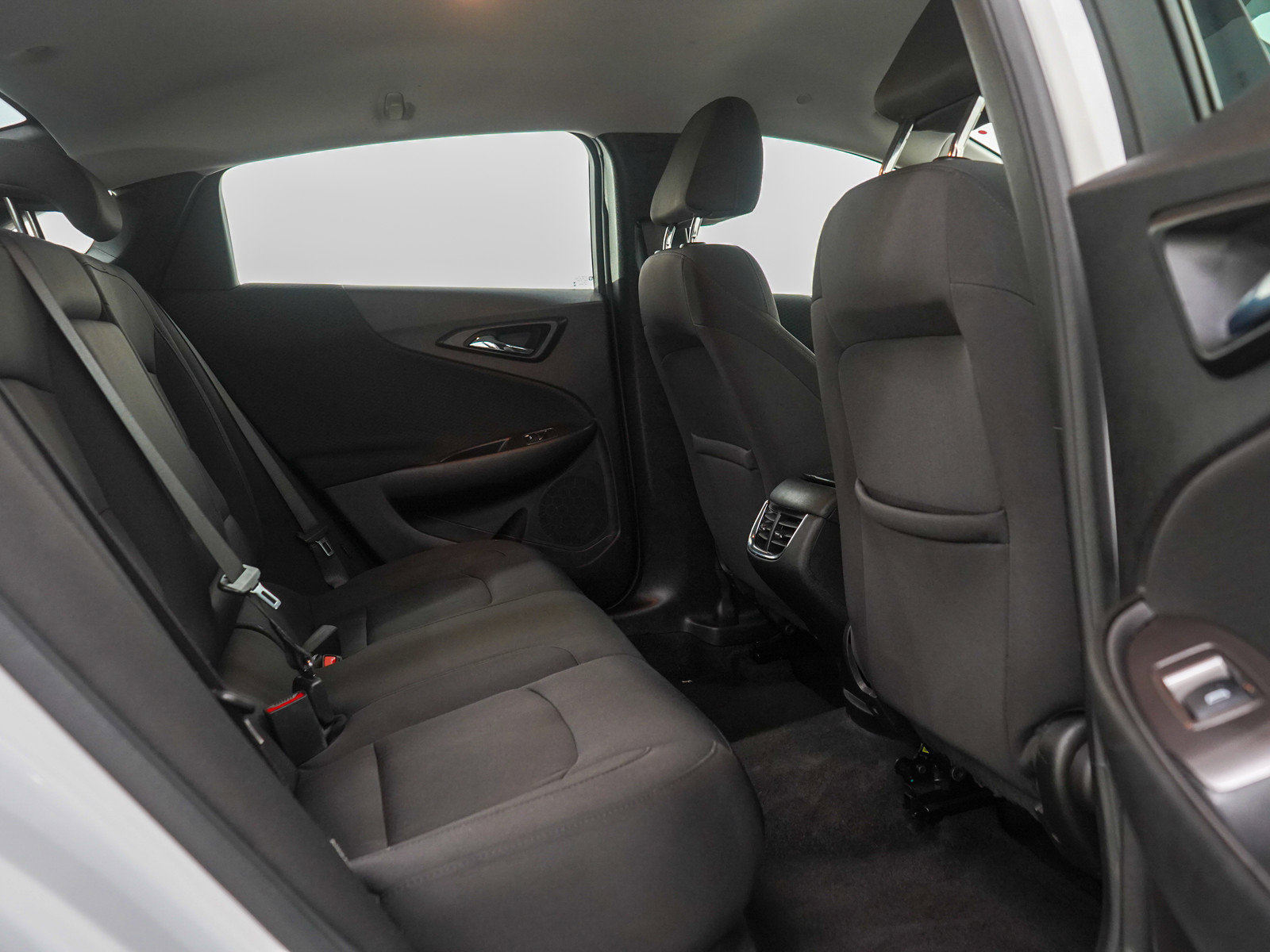Used 2022 Chevrolet Malibu LT FWD image 12