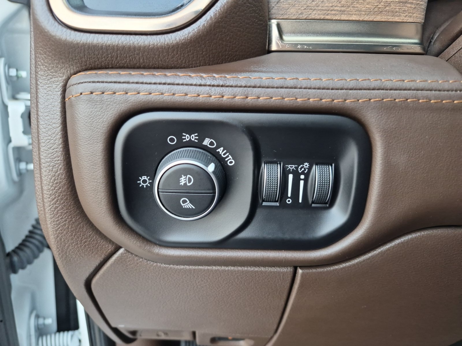 Used 2025 RAM 3500 Longhorn AWD/4WD image 27