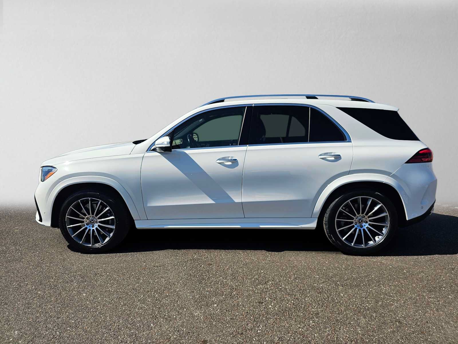 Used 2024 Mercedes-Benz GLE 350 4MATIC image 6