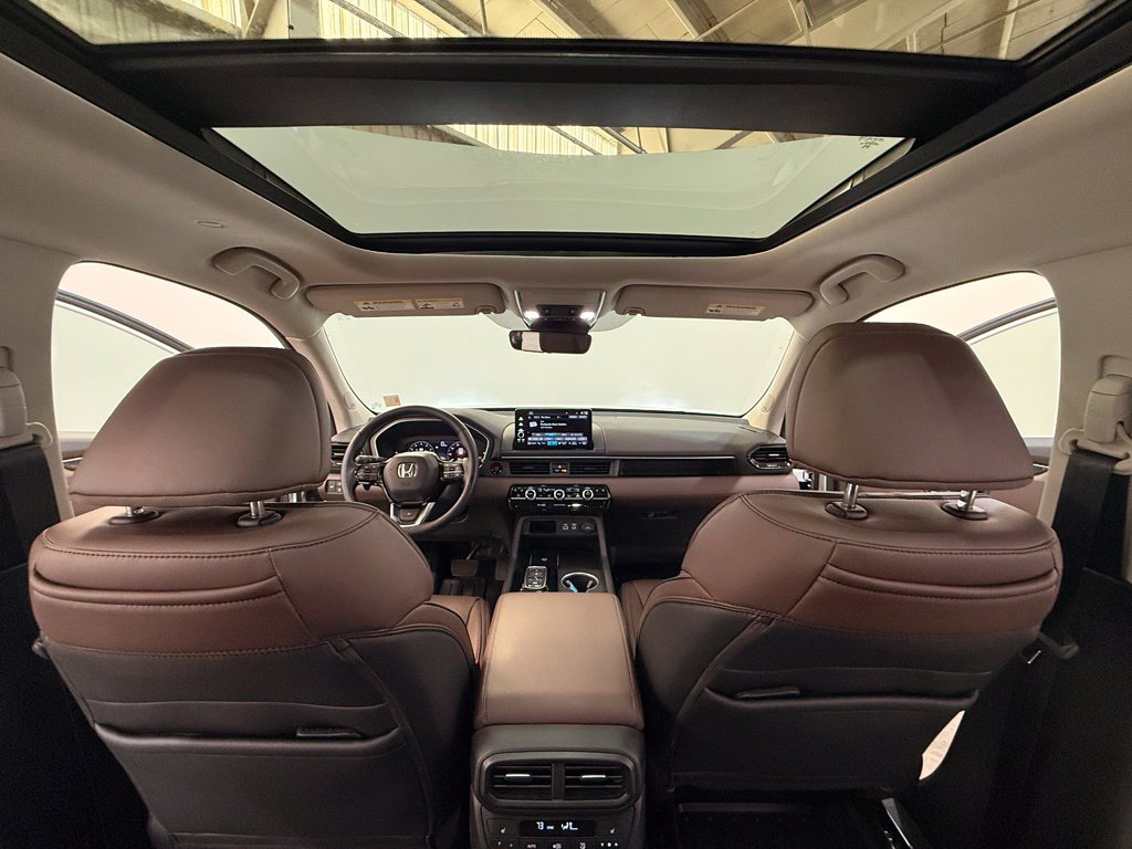 Used 2025 Honda Pilot Elite image 19
