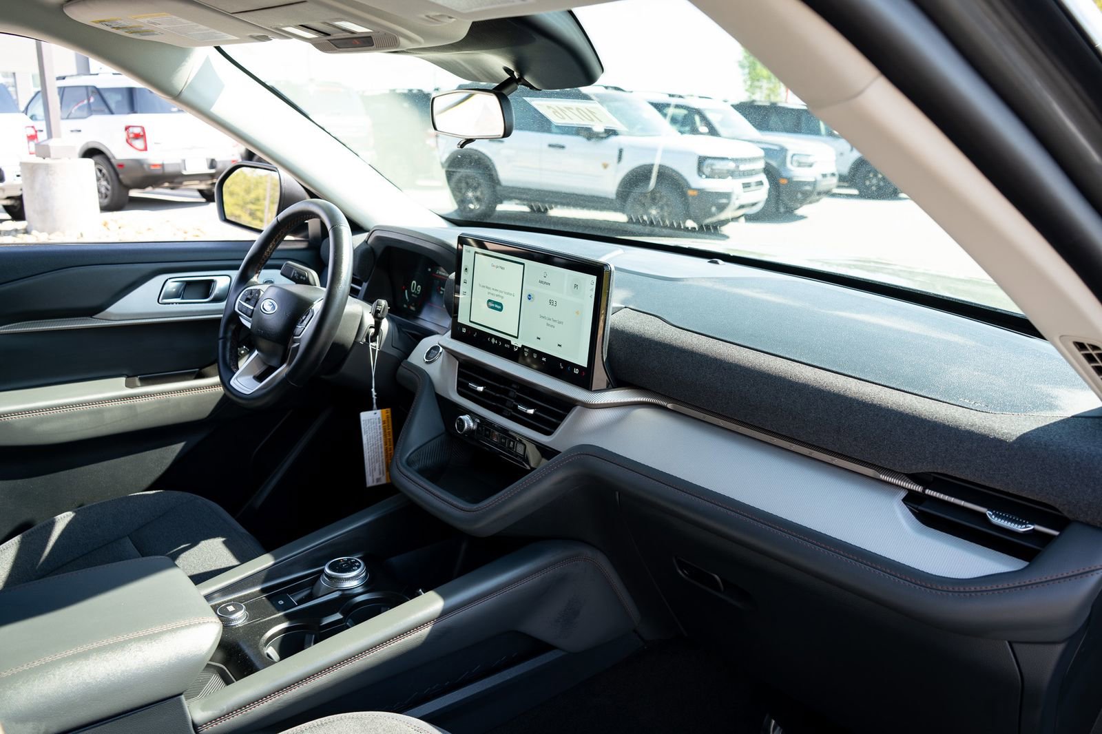 New 2026 Ford Explorer Active RWD image 22