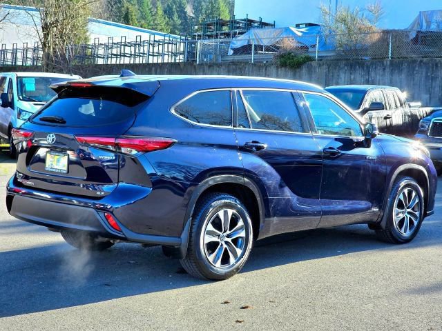 Used 2020 Toyota Highlander XLE AWD/4WD image 7